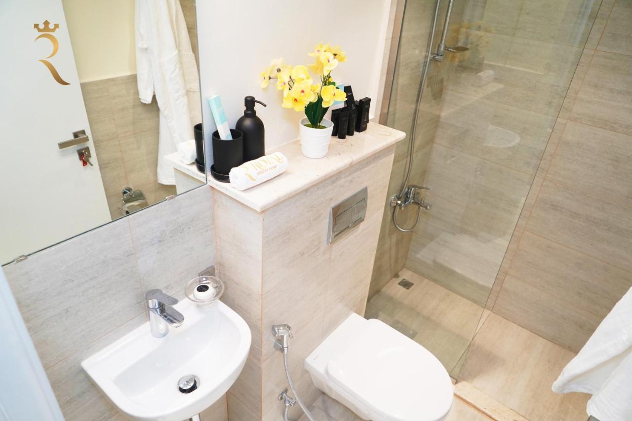 2Br Skyhome At Jade Masdar City Al Qurayyah ภายนอก รูปภาพ